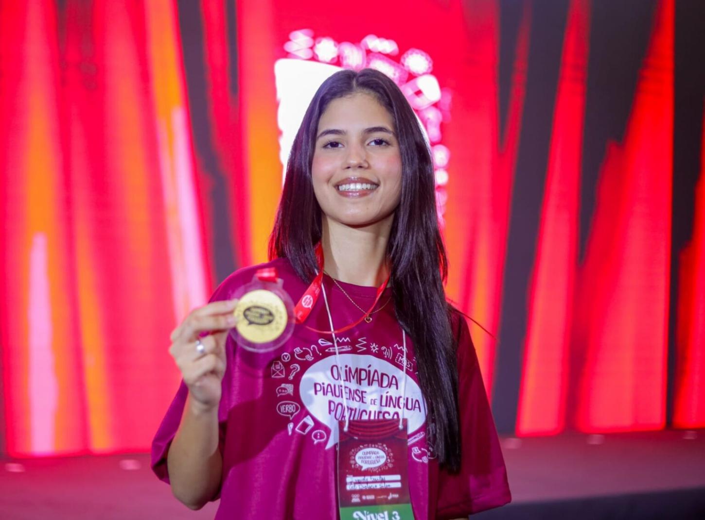 Seduc paga bolsas a 208 estudantes medalhistas da Olimpíada Piauiense de Língua Portuguesa