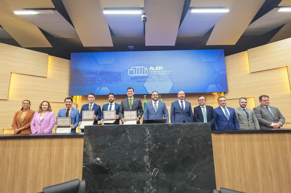 Assembleia Legislativa homenageia magistrados com Título de Cidadania e Medalha