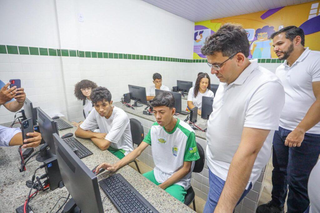 Governador entrega reforma do centro estadual de ensino em São Raimundo Nonato
