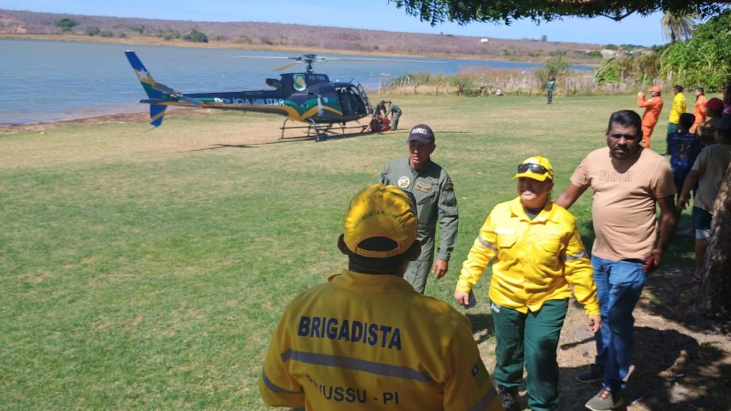 Incêndio em Pavussu e Canto do Buriti sob controle após ação de brigadistas com ajuda do helicóptero da PM