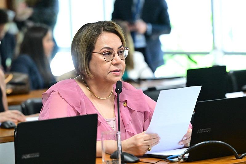 Jussara Lima defende criação da Semana Nacional de Apoio às Gestantes