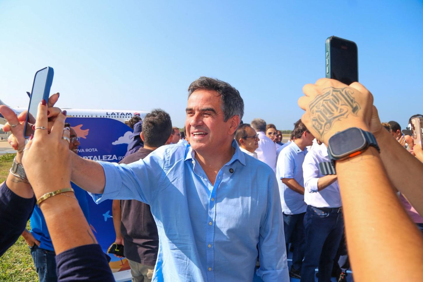 Ciro visita cinco municípios e reforça pré-candidatura à reeleição ao Senado