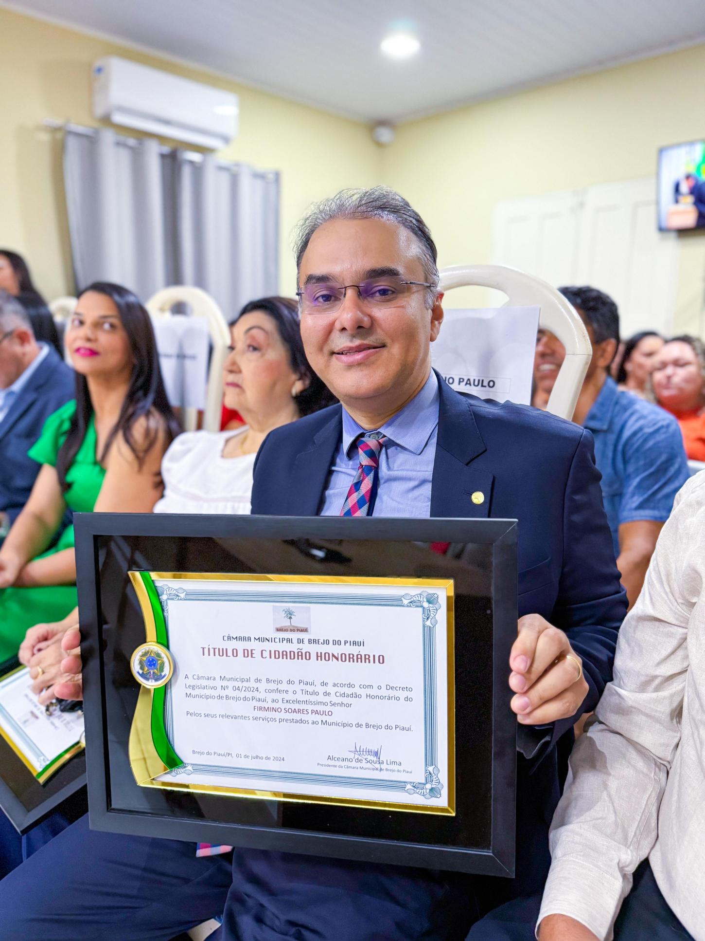 Firmino Paulo recebe título de cidadania em Brejo do Piauí