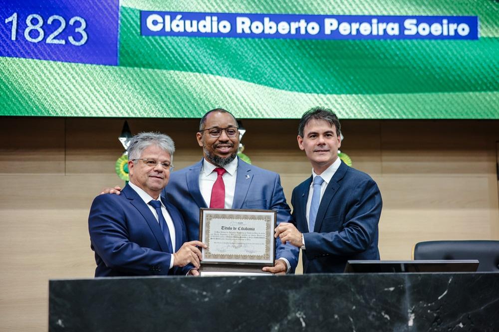 Promotor Cláudio Roberto Pereira Soeiro recebe título de cidadania piauiense na Alepi