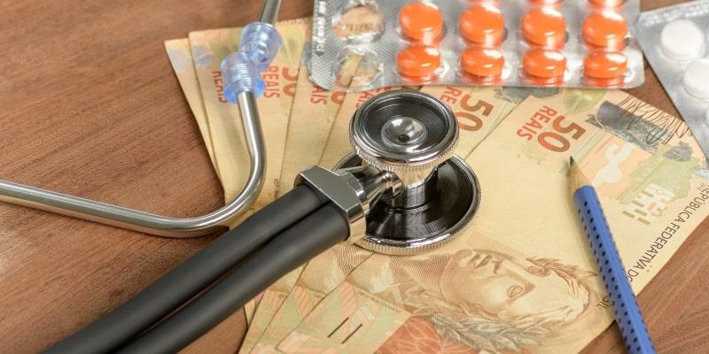 Franzé Silva reage aos planos de saúde: 