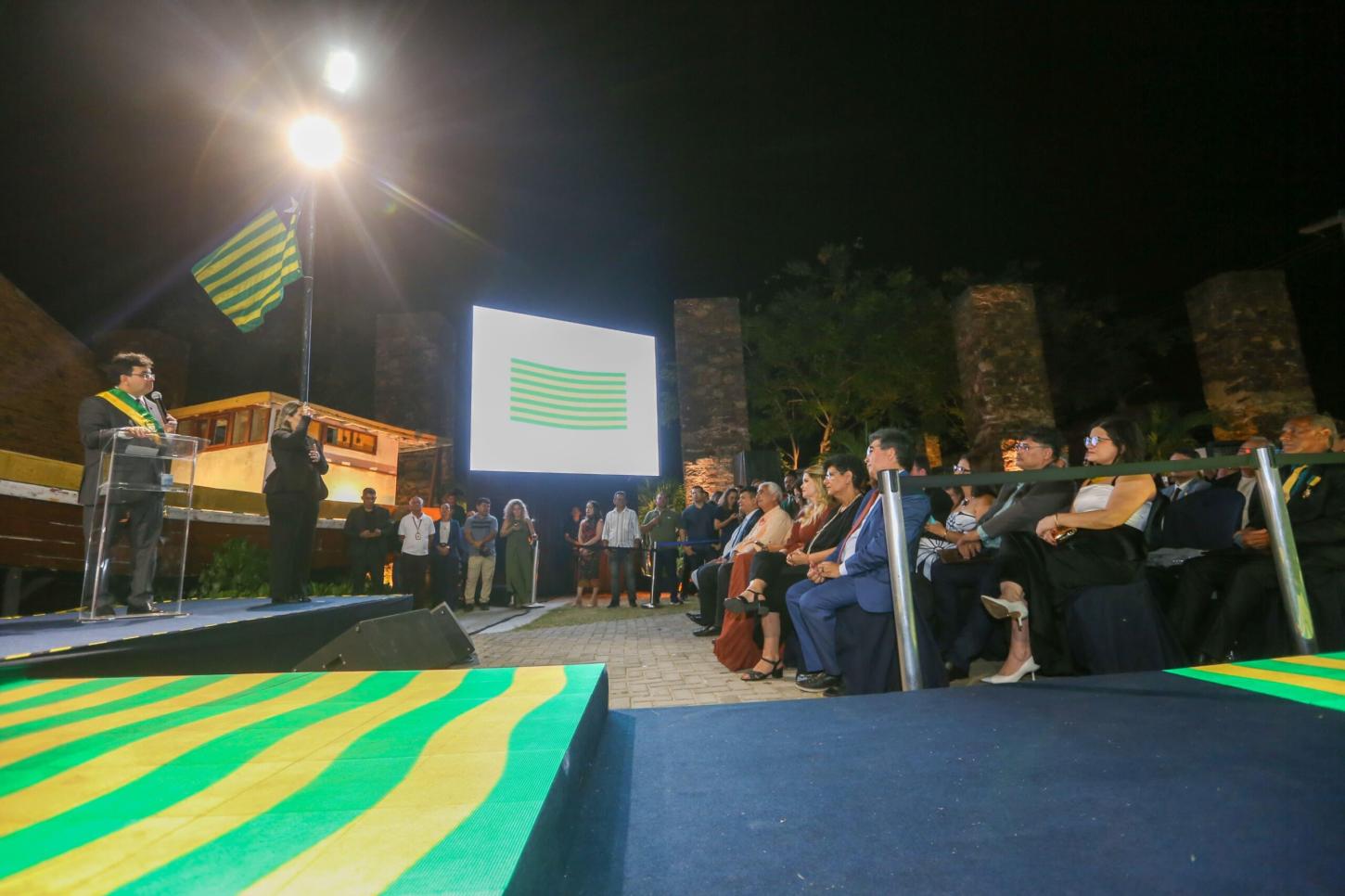 Governo do Piauí homenageia 24 personalidades com a Ordem do Mérito Renascença em Parnaíba