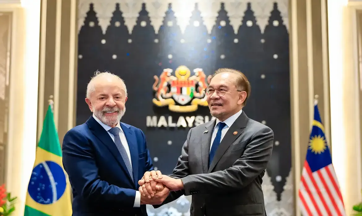 Presidente Lula cobra compromisso global no combate a mudanças climáticas em discurso na Malásia