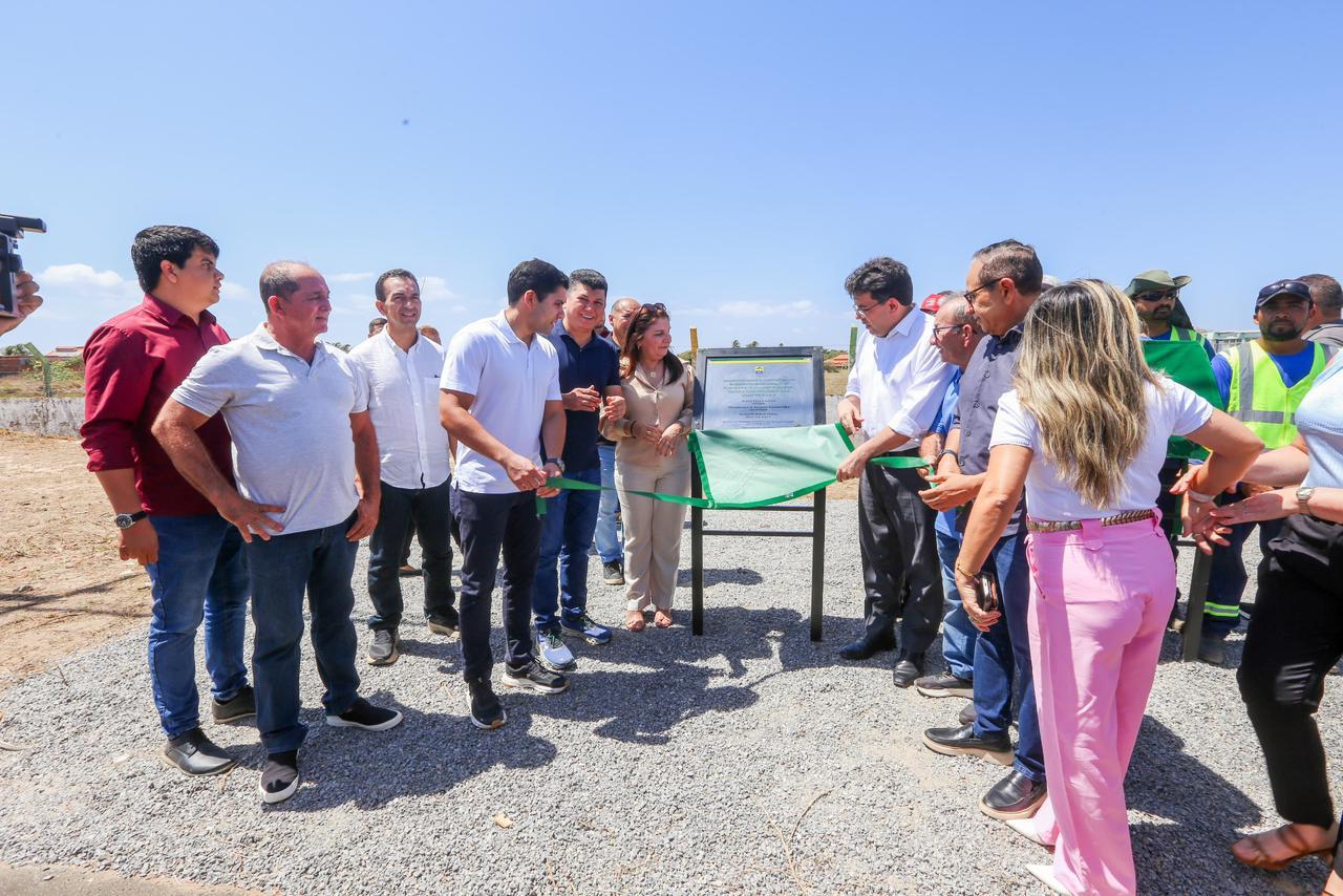 Rafael Fonteles inaugura alargamento da PI-116 em Luís Correia