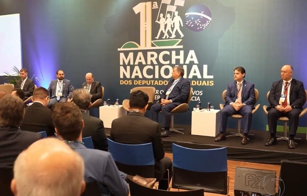 Marcha de Deputados reage à PEC 38 e defende a autonomia das Assembleias Legislativas