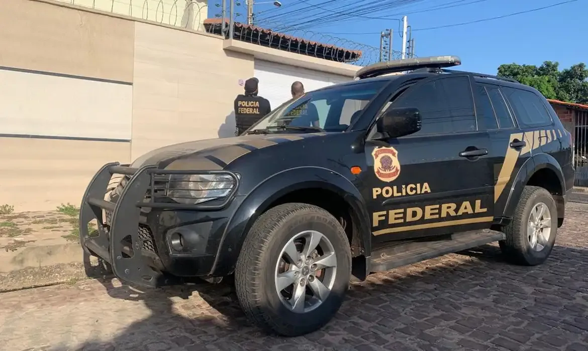 Operação da Polícia Federal mira desvio de R$ 22 milhões em obras financiadas com emendas parlamentares