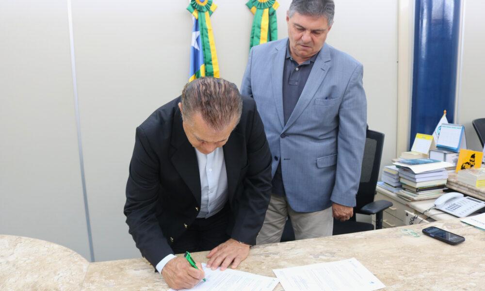 Tribunais de Contas do Piauí e do Distrito Federal assinam protocolo para intercâmbio técnico