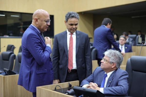 Deputados aliados votam contra, mas não conseguem derrubar veto de Rafael Fonteles