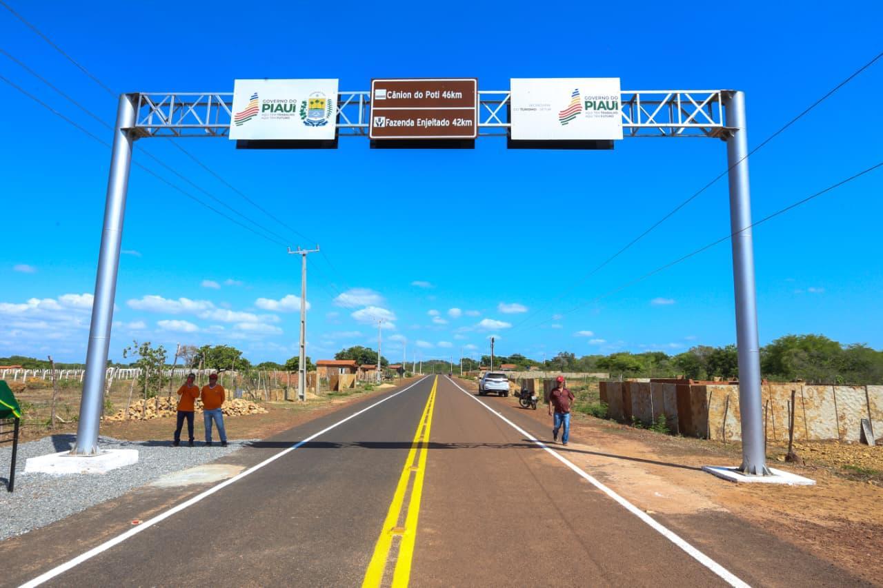 Governo do Estado inaugura rodovia em Castelo do Piauí melhorando o acesso ao cânion do rio Poti