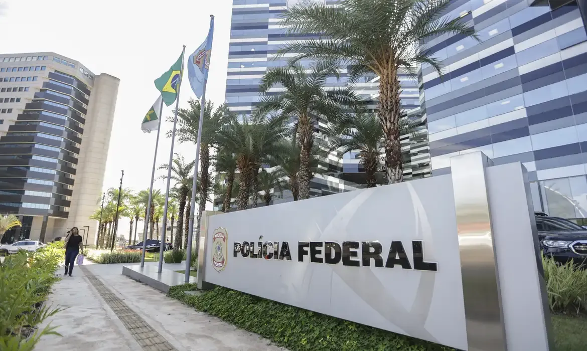 Polícia Federal faz nova operação contra descontos ilegais dos benefícios de pensionistas no INSS