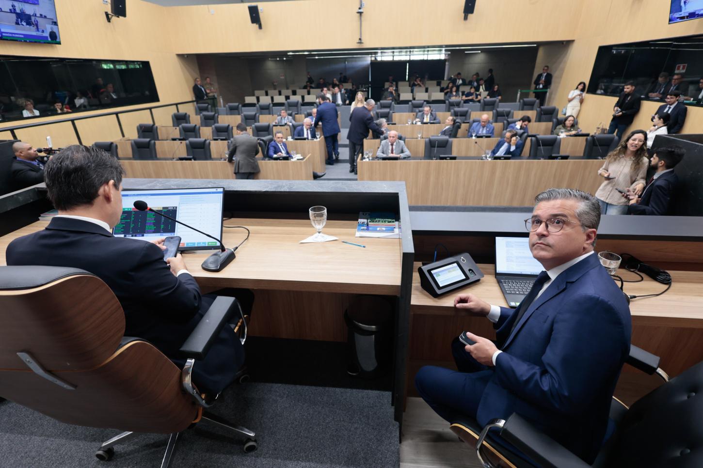 Presença física de deputados nas sessões será obrigatória em 2026