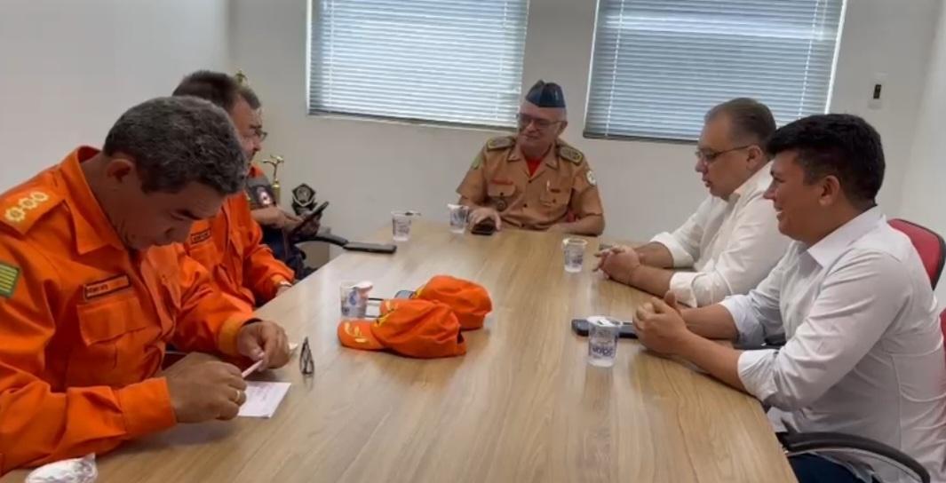 Bombeiros discutem apoio a famílias afetadas por enchentes no Piscinão