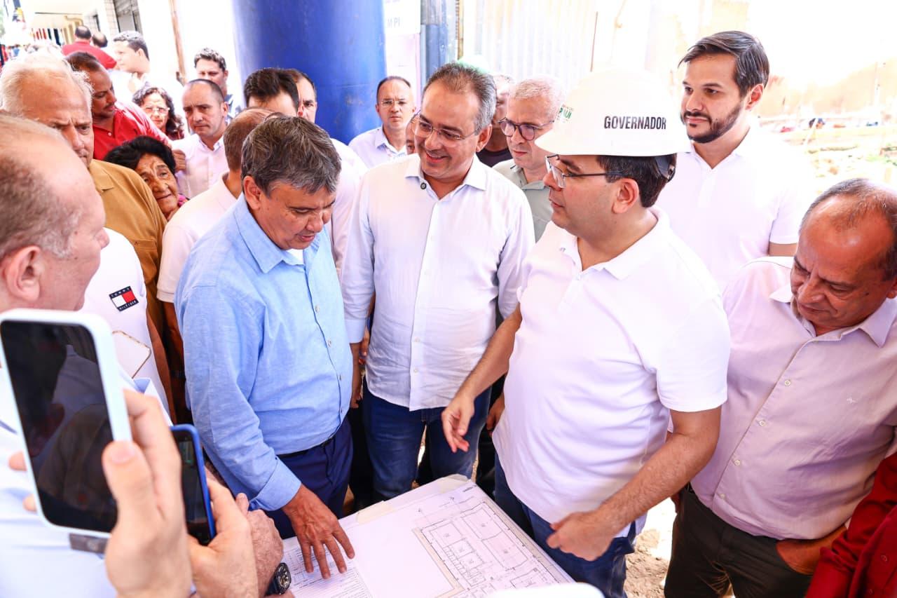 Governador inspeciona obras do centro comercial e do espaço esportivo em Oeiras