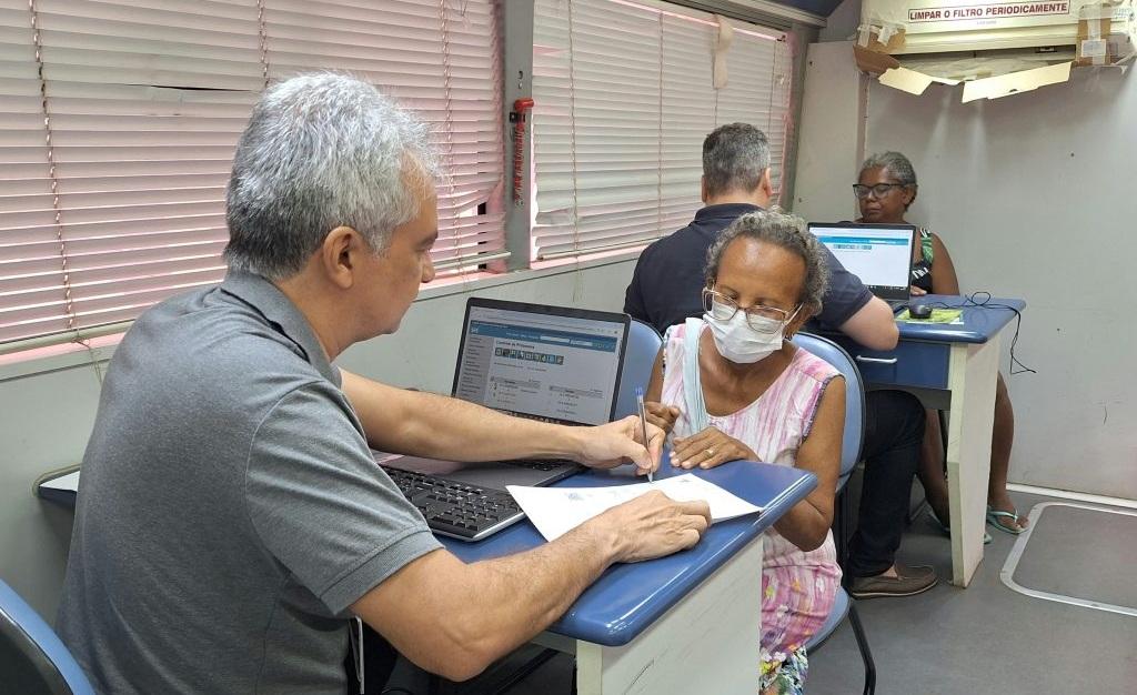 Justiça Itinerante leva atendimento à Associação dos Idosos do bairro Santa Clara