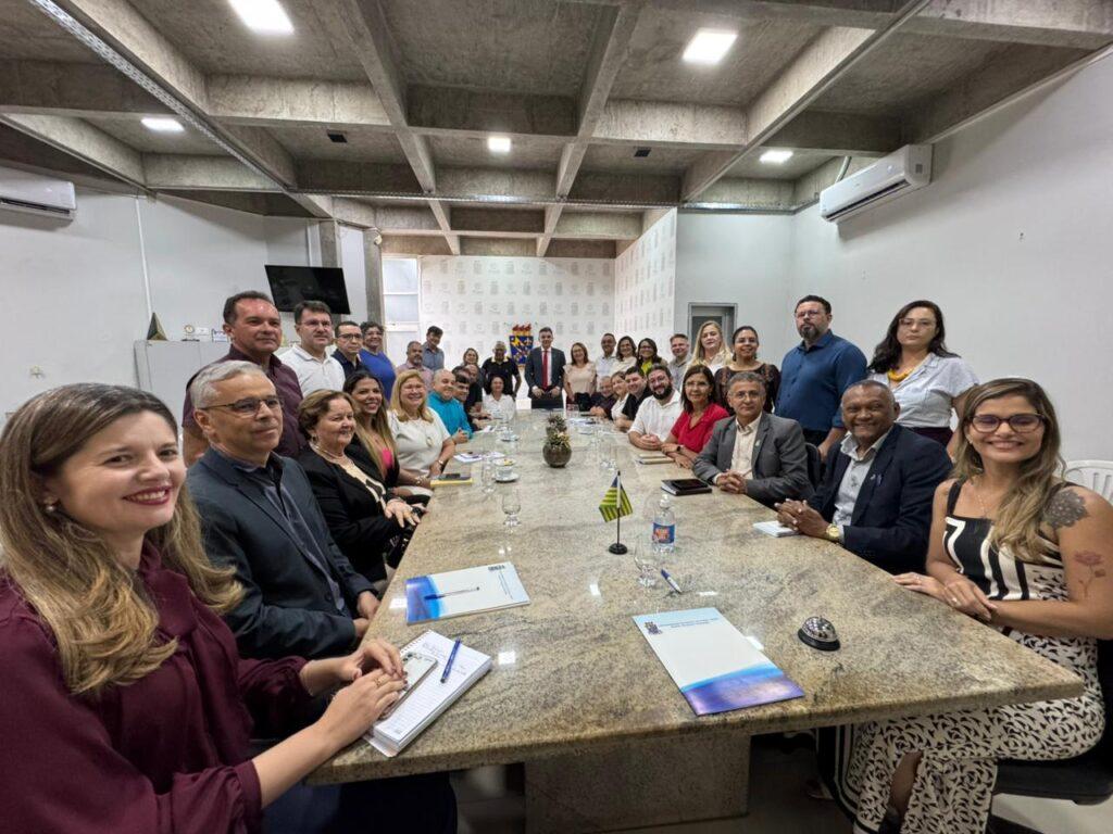 Reitor instala conselho ampliado e fortalece modelo de gestão integrada da Uespi