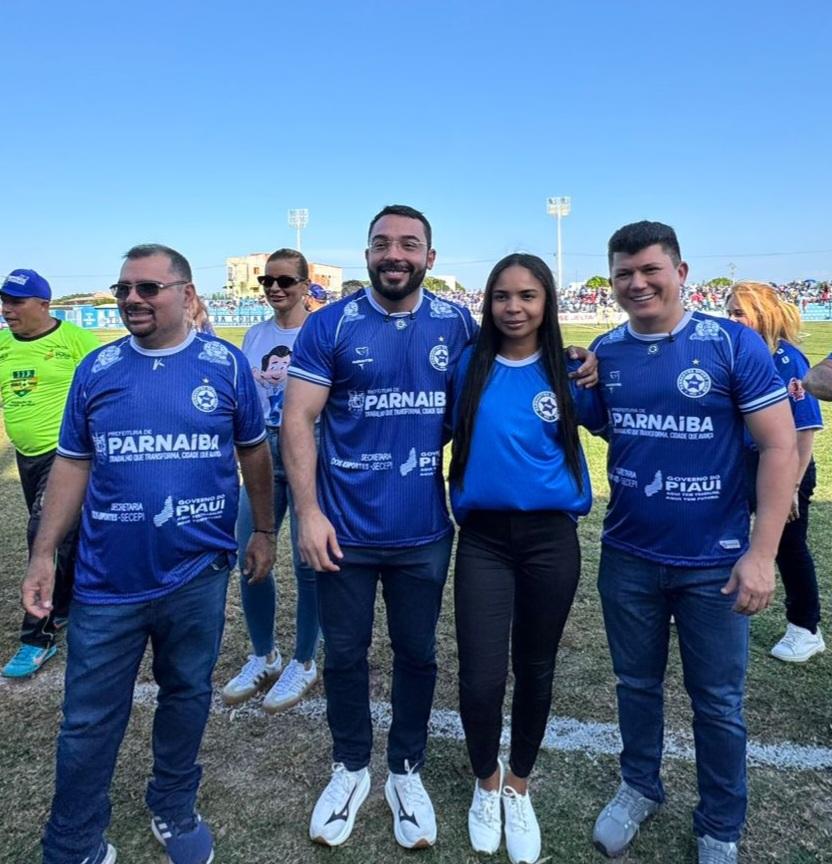 Deputado Rubens Vieira acompanha jogo do Campeonato Piauiense em Parnaíba