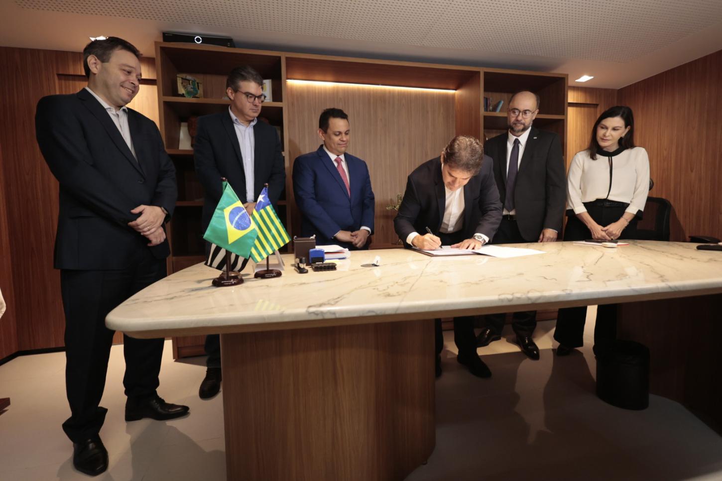 Alepi e OAB-PI assinam termo de cooperação para programas na TV Assembleia