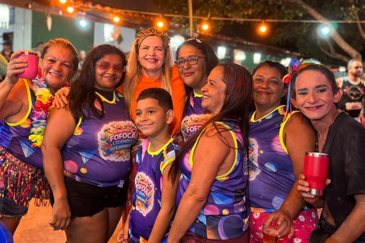 Deputada Gracinha Mão Santa marca presença no Carnaval de Parnaíba