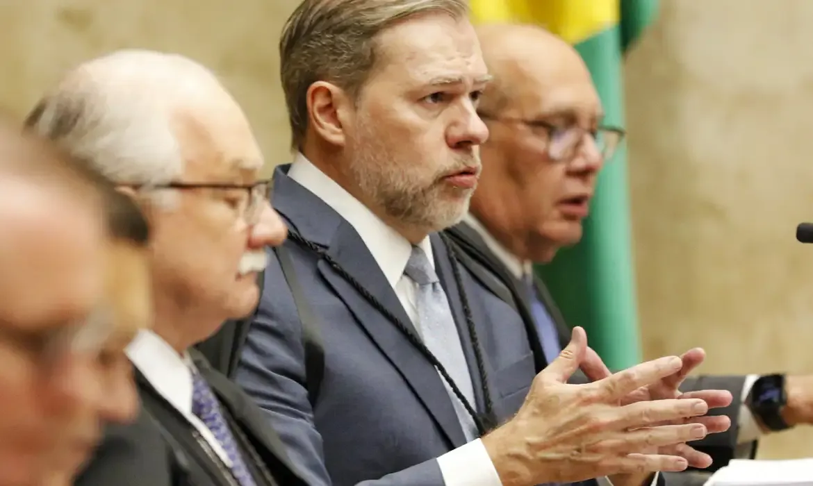 Fachin arquiva ação que pedia suspeição de Toffoli no caso Master