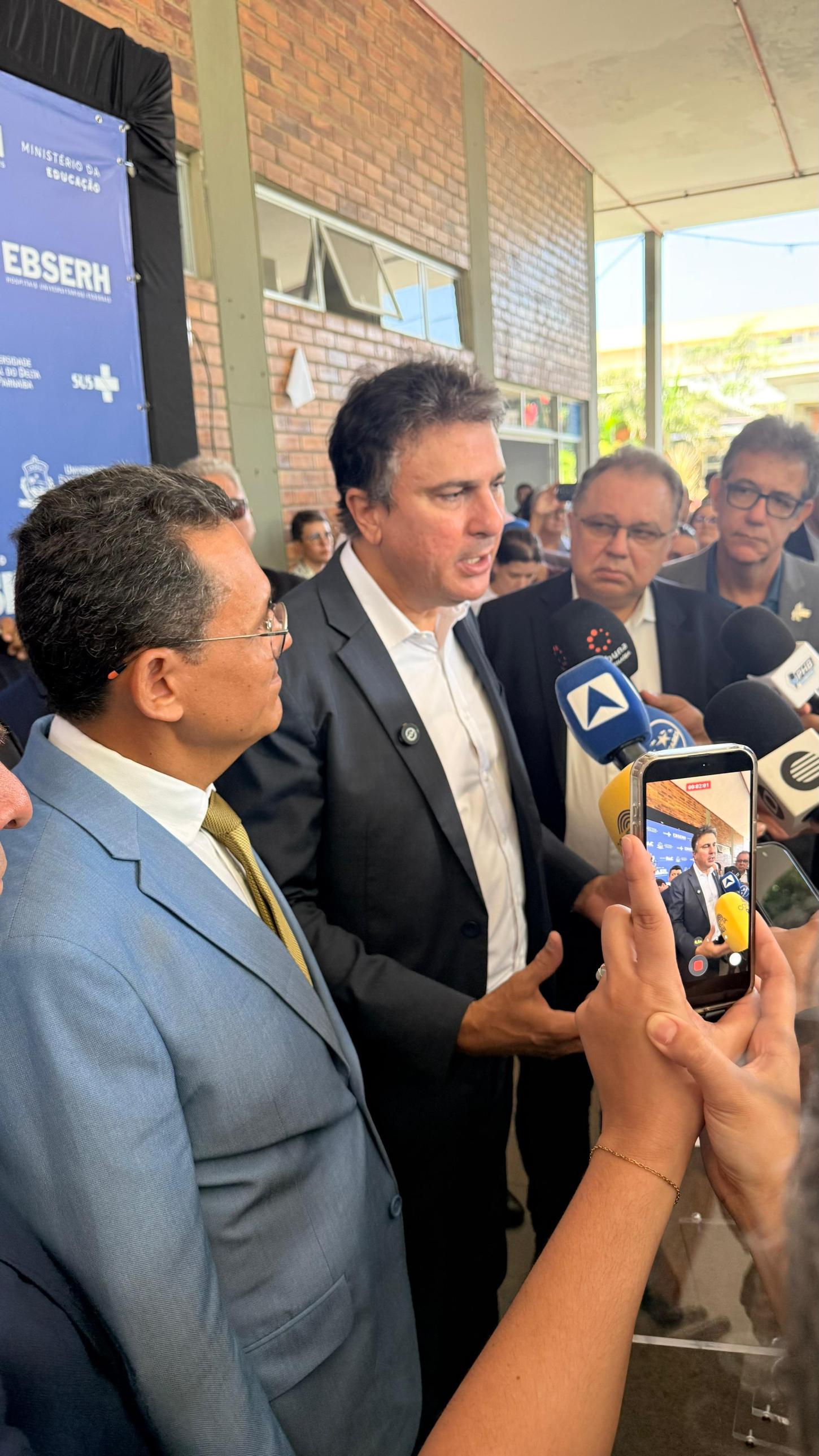 Ministro Camilo Santana lança a pedra fundamental do Hospital Universitário em Parnaíba 