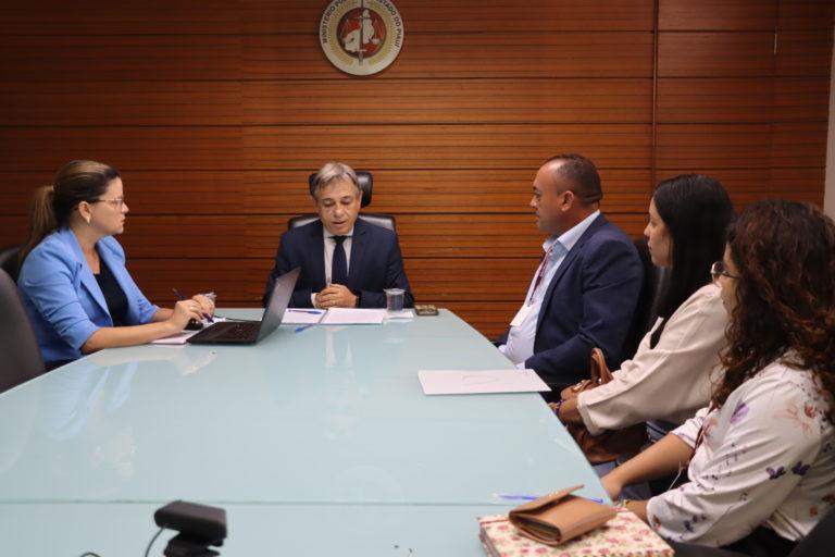 MPPI firma acordos de não persecução penal com prefeitos para encerramento de lixões