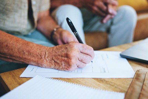 Comissão do Senado aprova PL de Ciro que reforçar a proteção de idosos