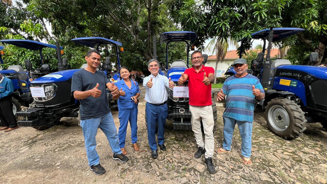 deputado Francisco Limma leva kit de mecanização agrícola para agricultores de Barras
