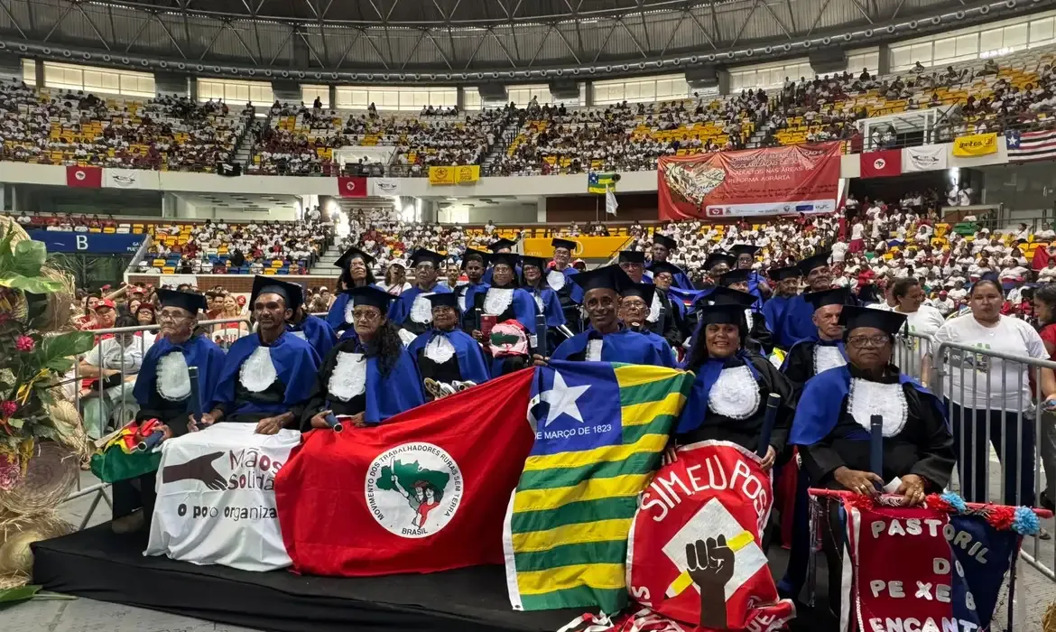 Festa em Recife celebra 30 mil alfabetizados na Jornada de Alfabetização
