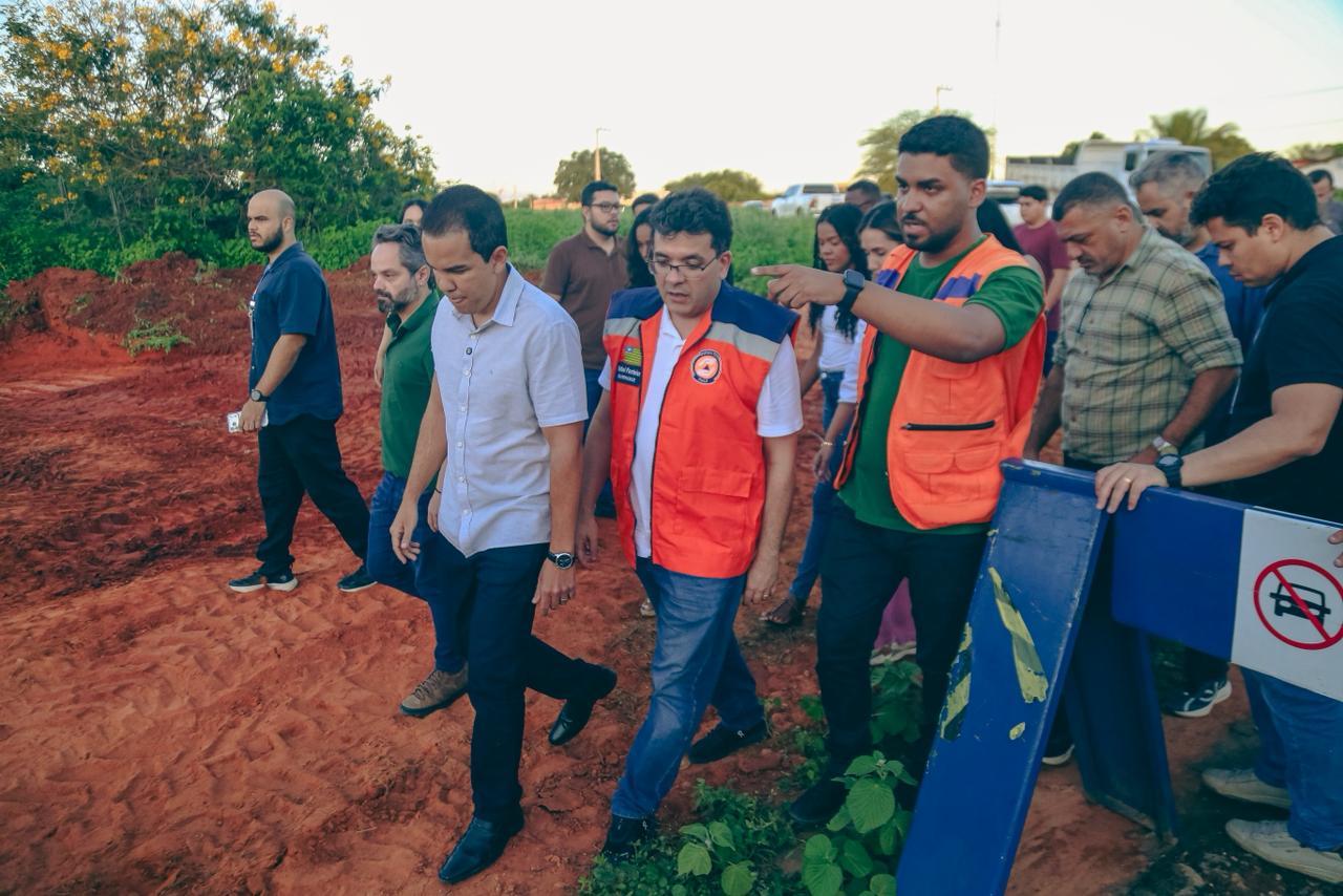 Governador visita comunidades afetadas pelas chuvas em Coronel José Dias