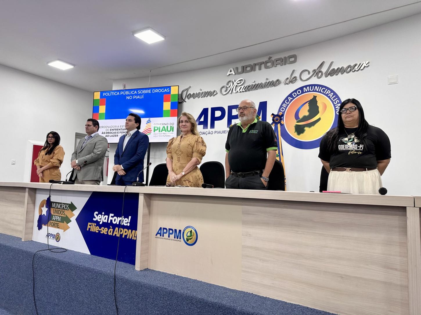 Governo do Piauí promove debate com municípios sobre políticas públicas sobre drogas