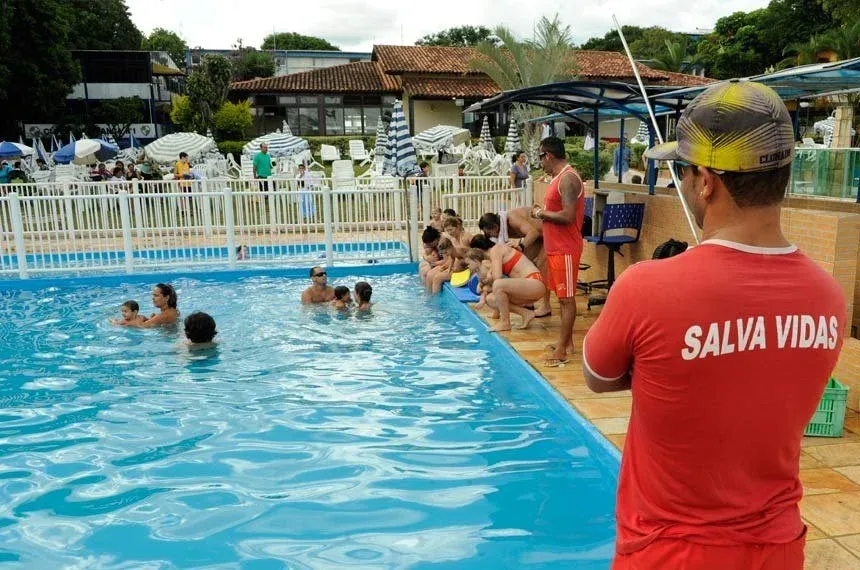 PL sobre segurança e proteção em piscinas de uso coletivo avança na Alepi