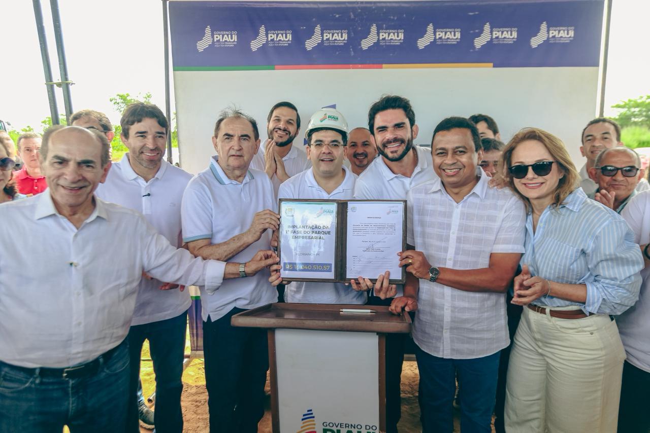 Rafael Fonteles assina ordem de serviço das obras do Parque Empresarial de Floriano