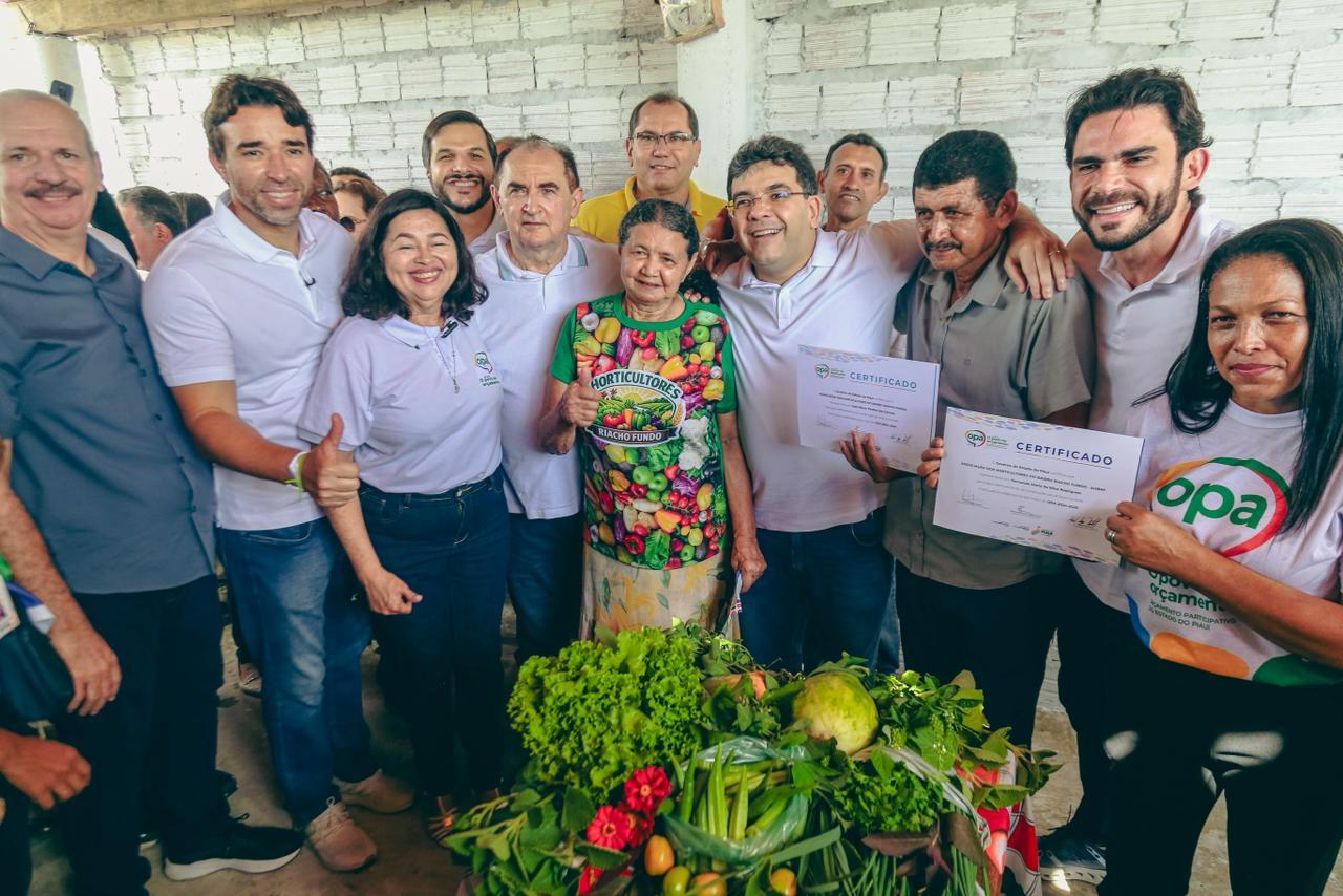 Rafael Fonteles entrega urbanização de horta comunitária em Floriano