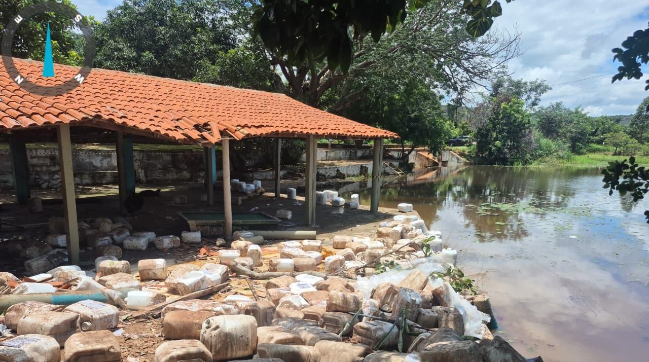 Semarh proíbe banho, pesca e coleta de água no riacho Esfolado em Bertolínia