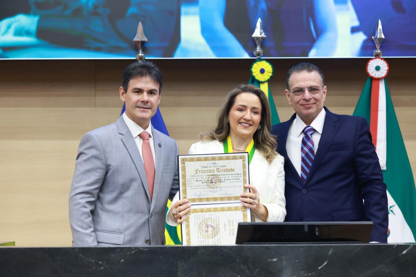 Vice-presidente da Aprosoja homenageada pela Assembleia Legislativa