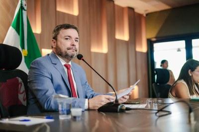 Comissão de Constituição e Justiça da Alepi analisa 15 propostas em reunião