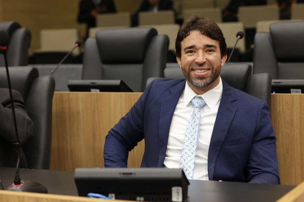 Deputado anuncia que Floriano vai sediar grande festival junino em 2026