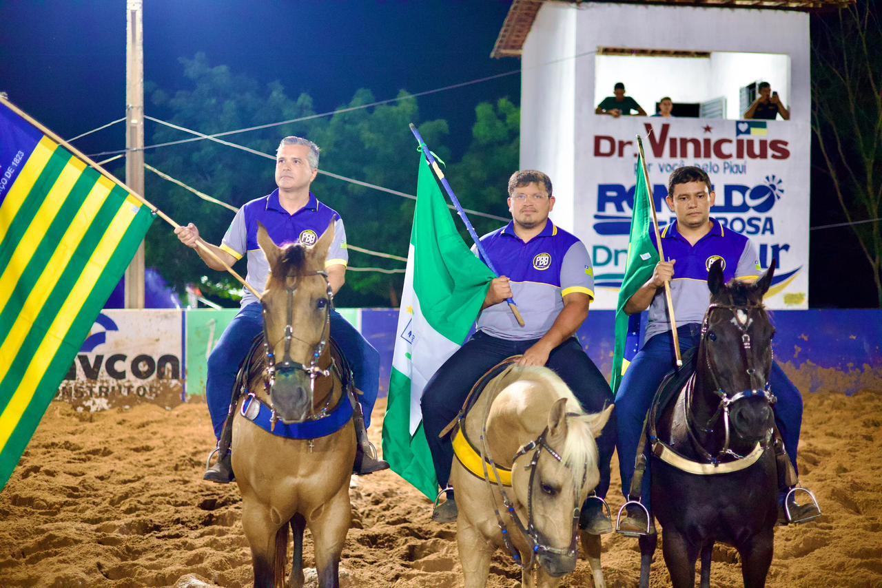 Deputado Dr. Vinicius entrega reforma de Parque de Vaquejada em Elesbão Veloso