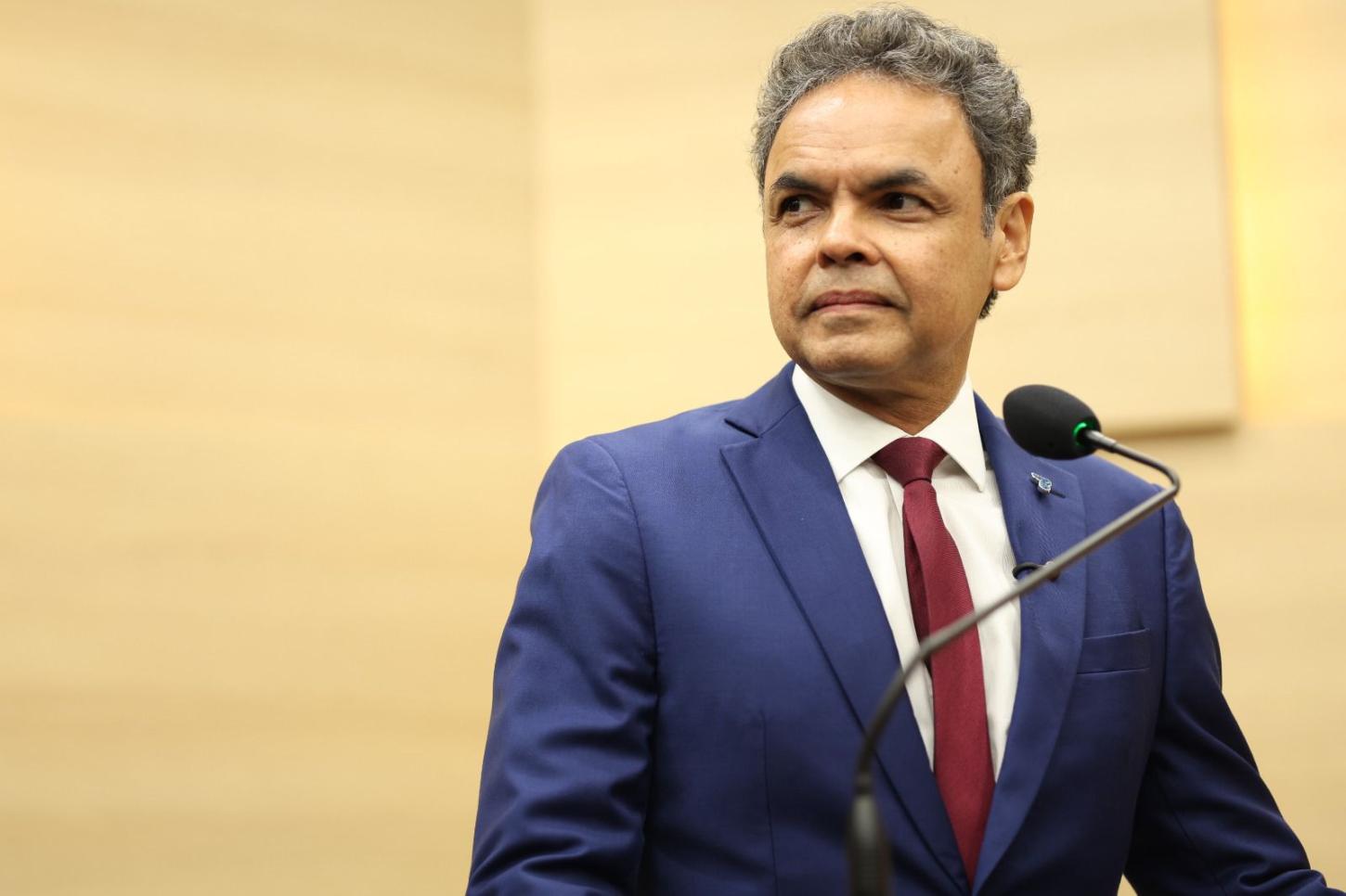 Deputado Gil Carlos avalia avanço do PT na Alepi: 