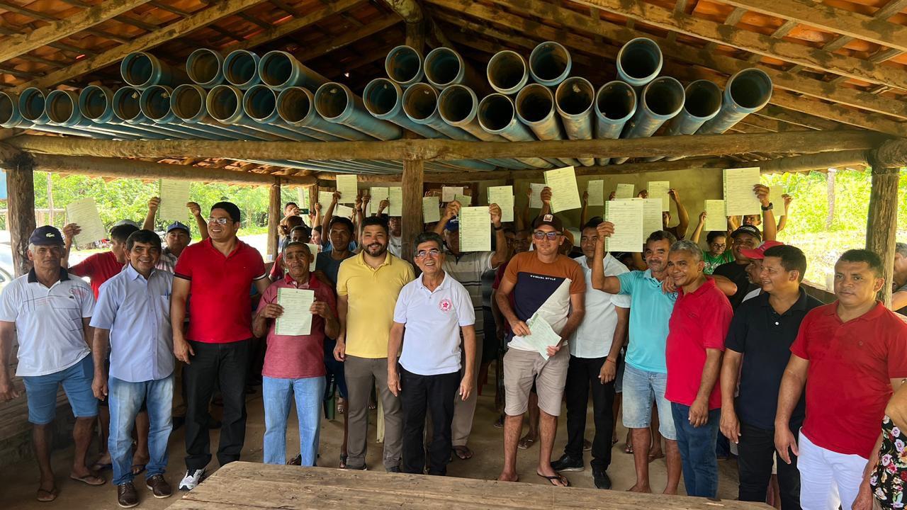 Deputado Limma participa da entrega de 35 títulos definitivos de terra em Porto