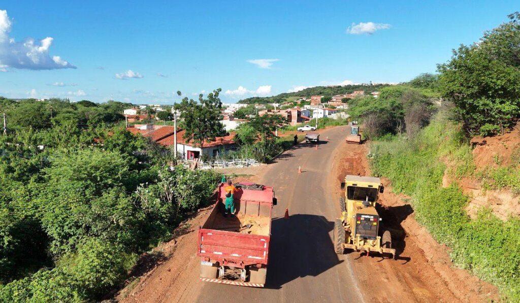DER-PI inicia execução das obras na rodovia que liga Picos a Aroeiras do Itaim