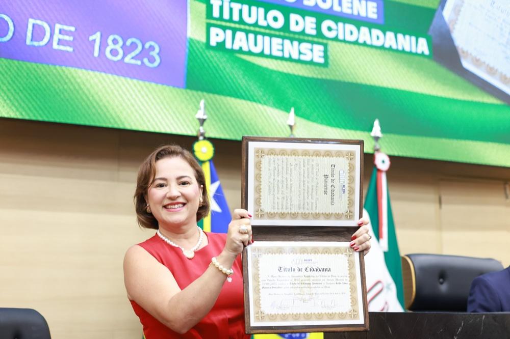 Empresária Kelly Gonçalves recebe cidadania piauiense na Alepi