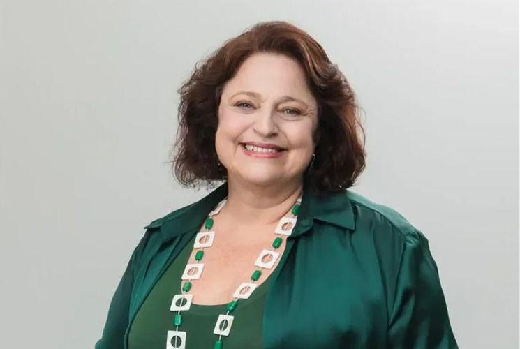 Ex-ministra ganha cidadania por atuação em favor da habitação no Piauí