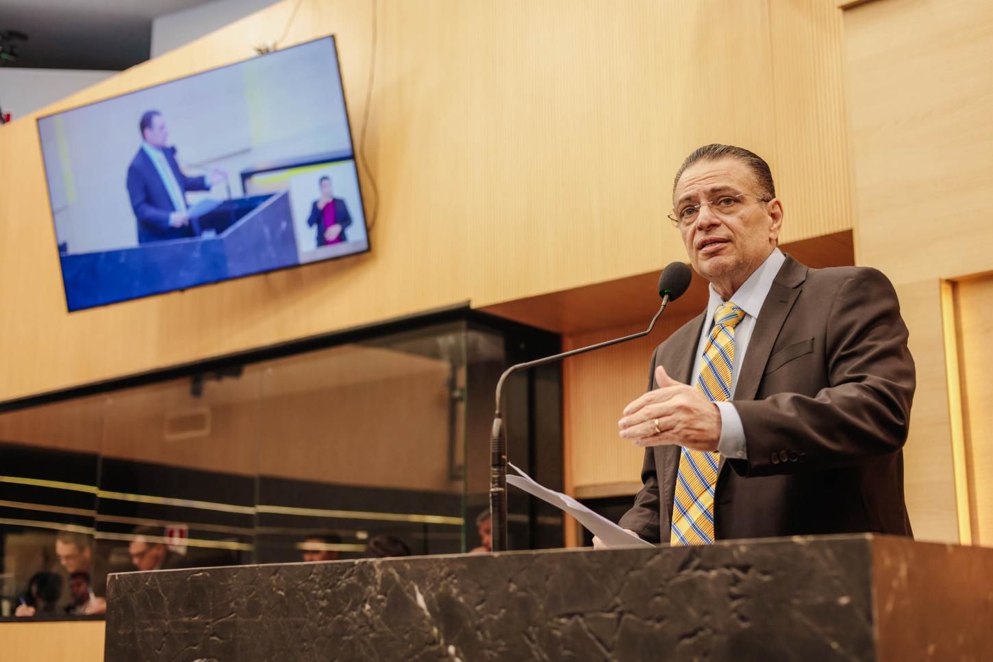 Gessivaldo Isaías cobra a presença de deputados nas comissões técnicas