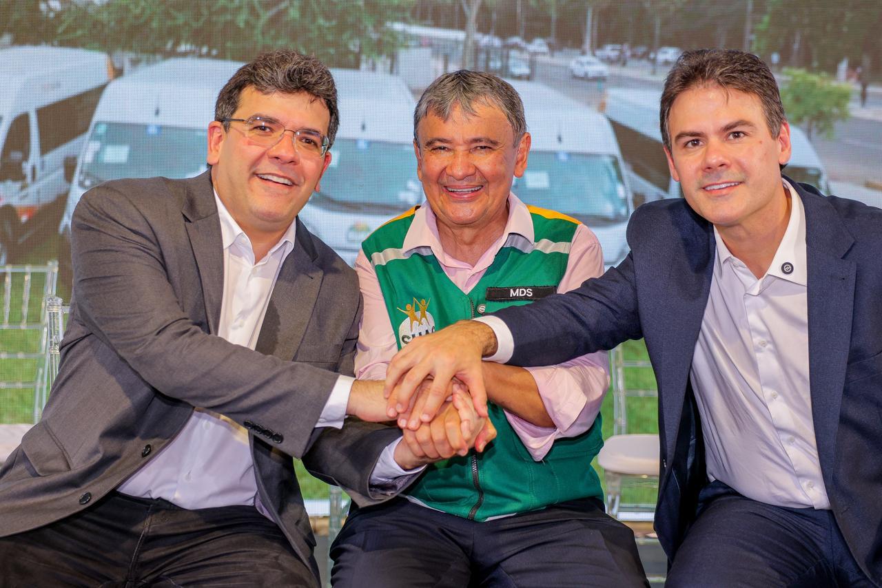 Ministério entrega mais 53 vans adaptadas para municípios do Piauí