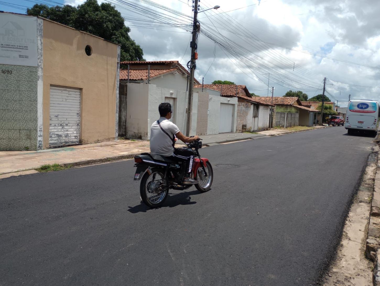 OPA atende demanda da população e leva pavimentação asfáltica a bairros de Piripiri